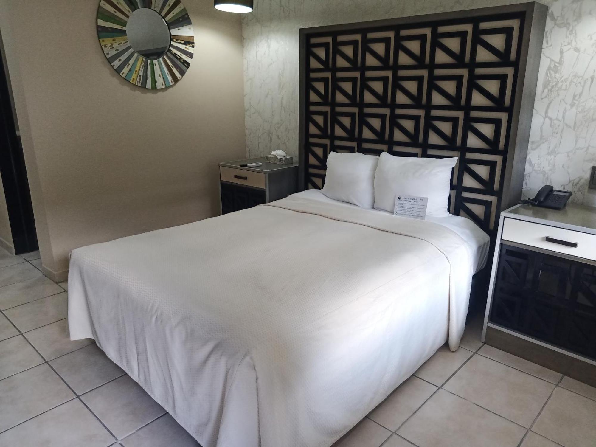 Baja Inn Hoteles La Mesa ティファナ エクステリア 写真